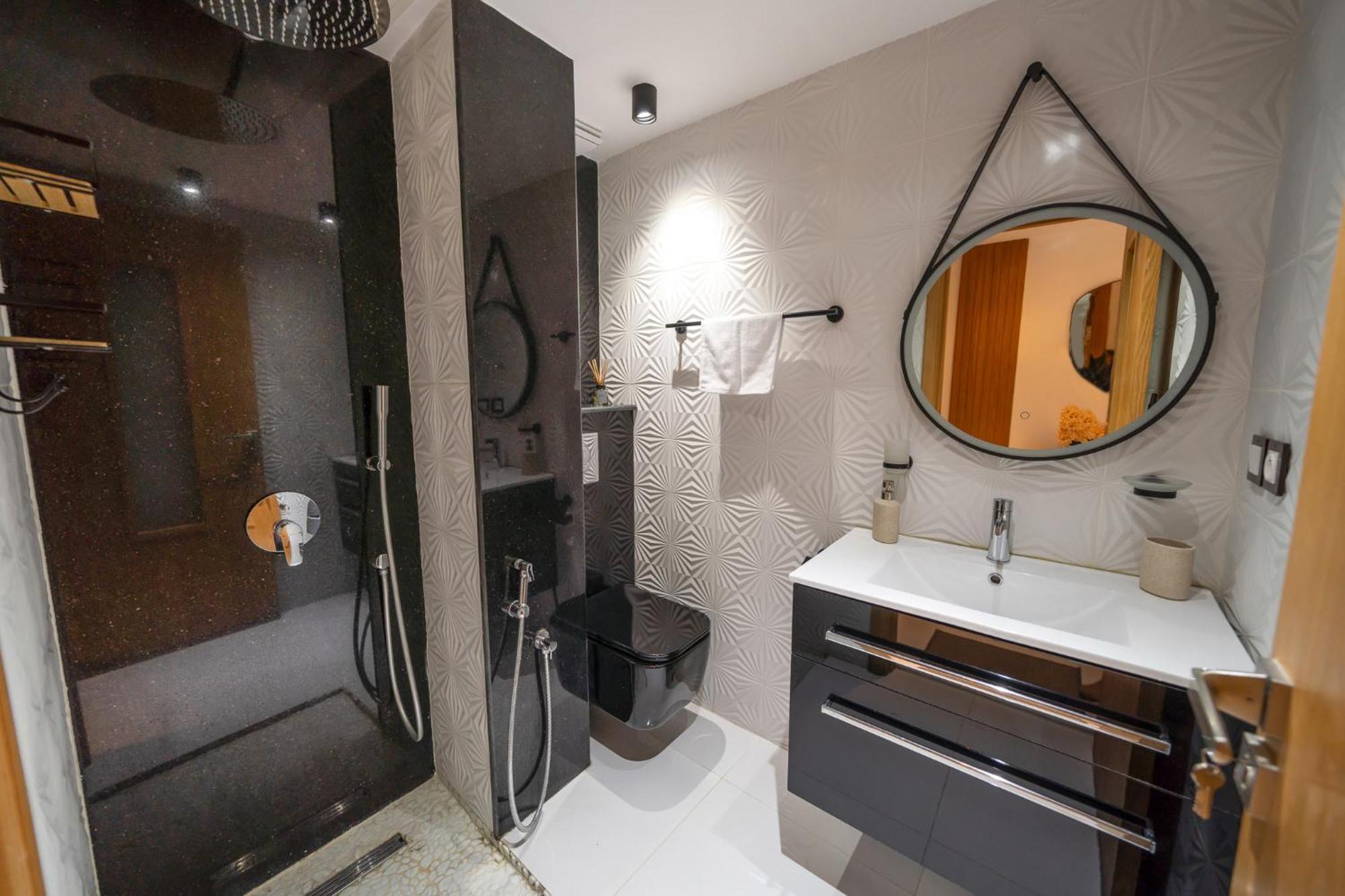 Ferienwohnung Ecrin Secret, Duplex Prestige, Proche Corniche & Medina, Piscine, Parking, Wifi, Iptv, Ac Tanger Exterior foto